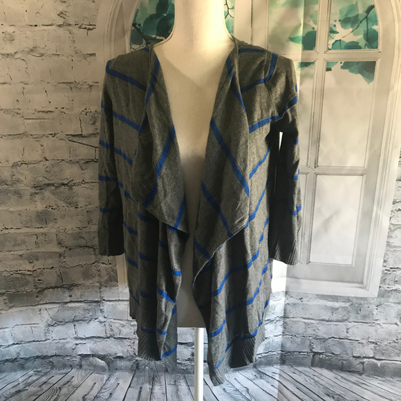 American Eagle Outfitters Sweaters - American Eagle Outfitters Cardigan Sz M (B17)